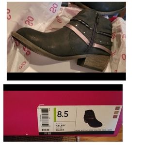 Sz 8.5 Booties NEW